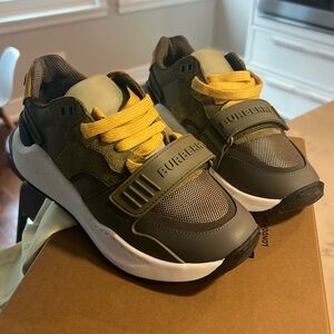 Burberry Ramsey military green sneakers